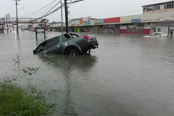 Tráfico afectado por vía inundadas en Panamá y San Miguelito