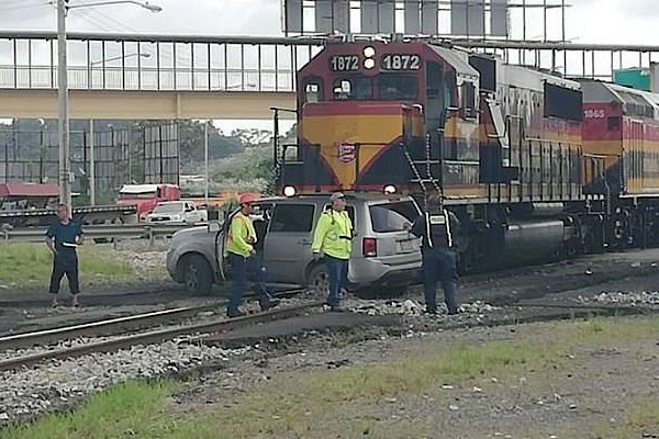 Accidente ferroviario en Colón por imprudencia de un conductor