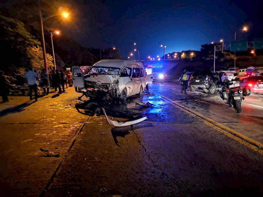 Decenas de heridos en accidente en el puente de Las Américas