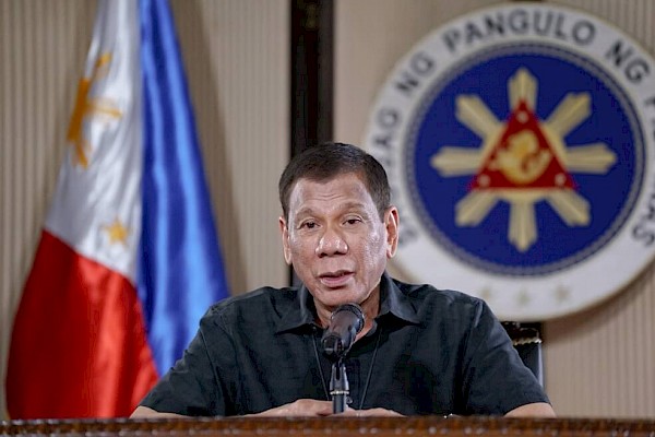 Presidente de Filipinas ordena matar a los que violen cuarentena