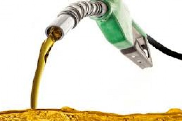 Otra baja en los precios del combustible