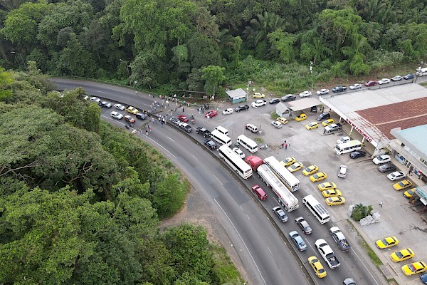 CCIAP rechaza cierre vías del país parte de taxistas