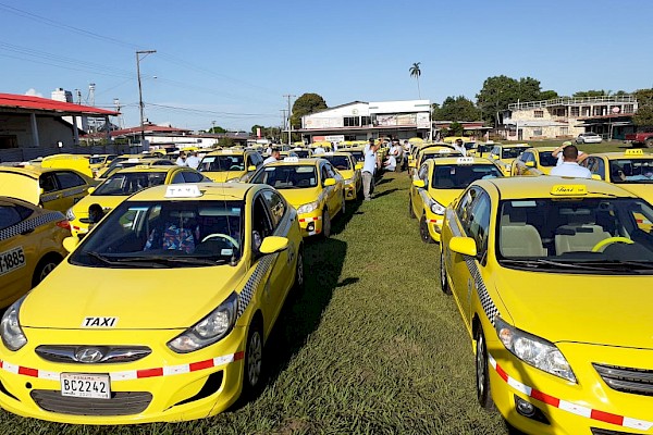 El 1 de mayo finaliza la medida de circulación de par y non para los taxis
