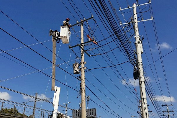 Interrupciones de energía eléctrica en puntos de la vía Transístmica el 1 de agosto