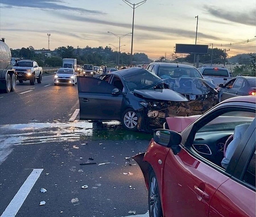 Un muerto por accidente vehicular en la autopista Arraiján - La Chorrera