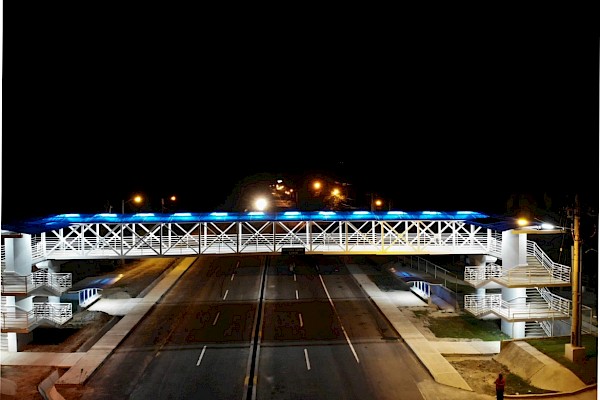 Finaliza la construcción del puente peatonal Las Guías de Oriente en la provincia de Coclé