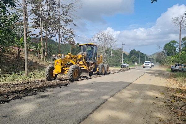 MOP cumple compromiso de ejecutar trabajos de mantenimiento en la vía Panamericana, en Panamá Este