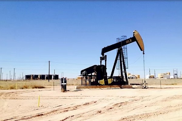 Cae por debajo de los $100 el barril de petróleo