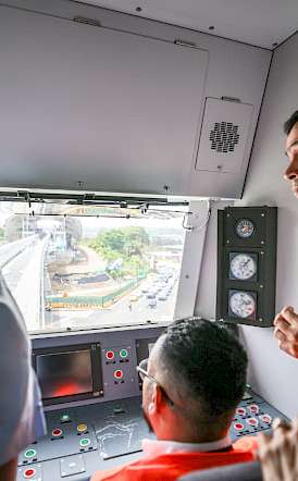 Presidente recorre la Línea 3 del Metro