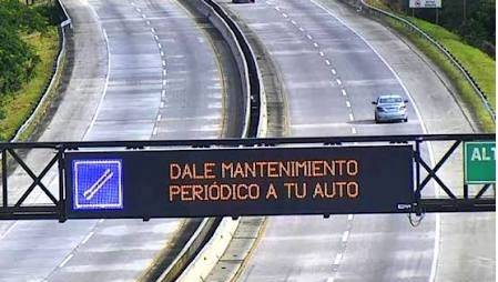 Luminaria en la autopista de Colón