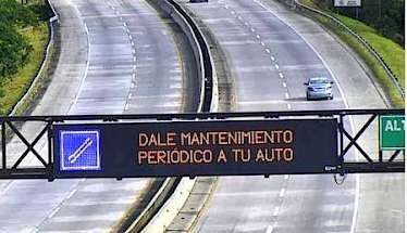 Luminaria en la autopista de Colón