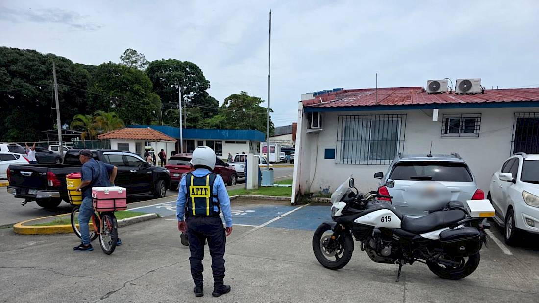 Mal uso de estacionamiento azul