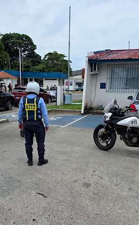 Mal uso de estacionamiento azul