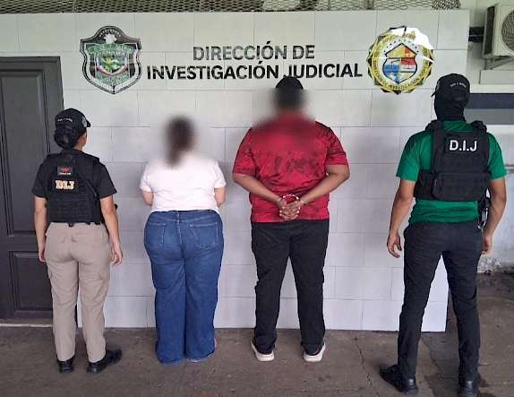 Dos detenidos vinculados al hurto de vehículos