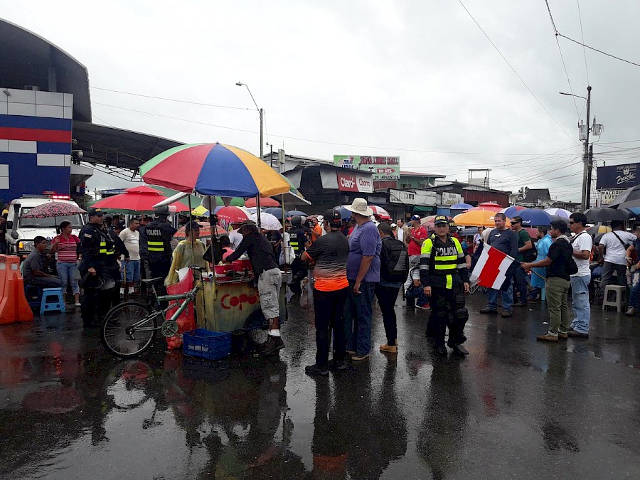 Segundo  día de cierre en Paso Canoas