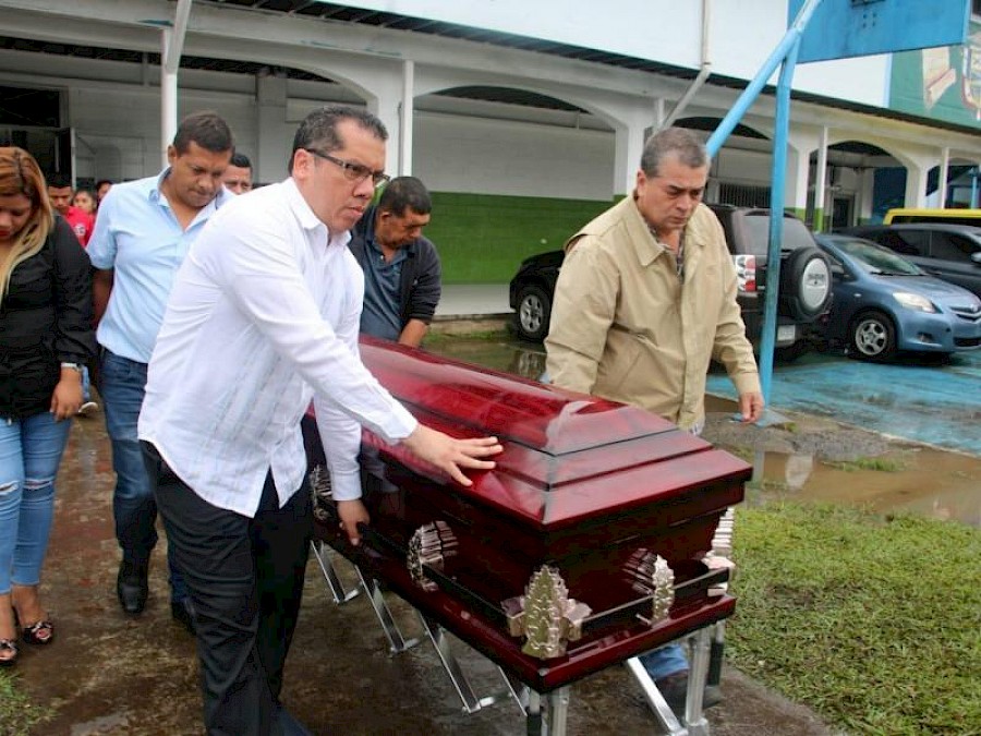 Dan último adiós a educadora que falleció en la comarca Ngäbe Buglé