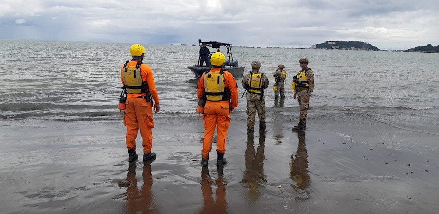 Realizan búsqueda de persona que cayó  al vacío  en la Cinta Costera