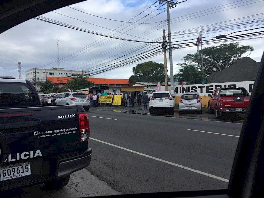 Cierres de vías  por protestas  por taxistas y comunidades  exigiendo  calles