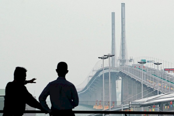 China inaugura el puente marítimo más largo del mundo entre Hong Kong, Macao y la China continental