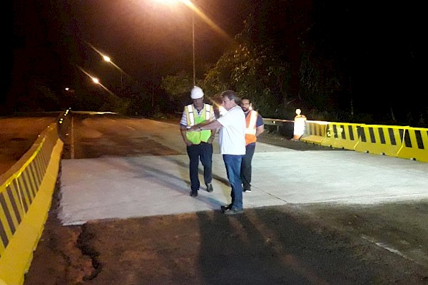 Se restablece el tráfico en Lomá Cová tras reparaciones de tubería pluvial