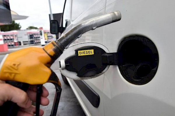 Combustibles bajarán 15 centésimos por galón