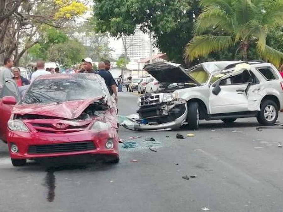 Colisiones frontales, cierres de vía y hasta persecuciones las últimas horas