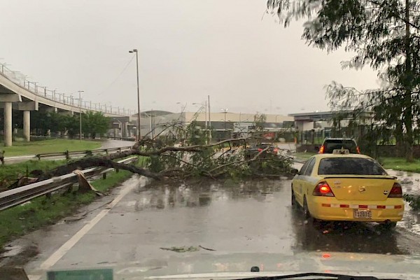 Vías inundadas tras las lluvias