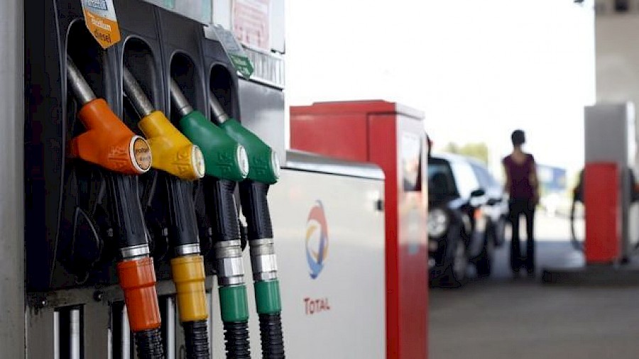 Precios del combustible bajan nuevamente a partir de este viernes