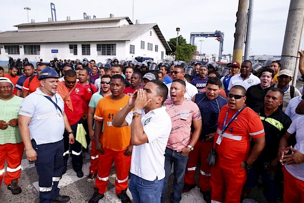 Grandes pérdidas por paro de trabajadores del puerto de Balboa