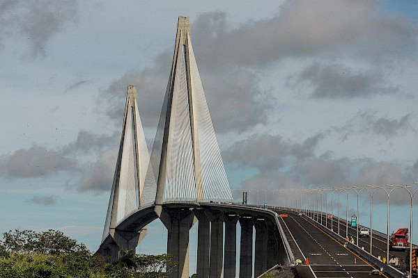 Inauguran el Puente Atlántico