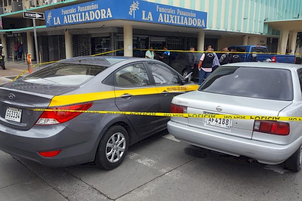 Persecución deja un policía herido