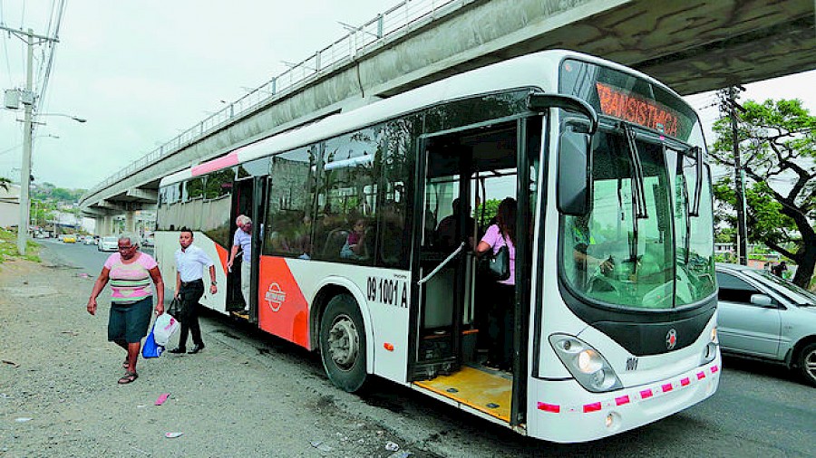 MiBus investiga incidente entre operador y usuaria