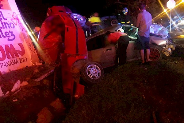 TRÁGICO: Familia muere en aparatoso accidente rumbo al hospital en Aguadulce