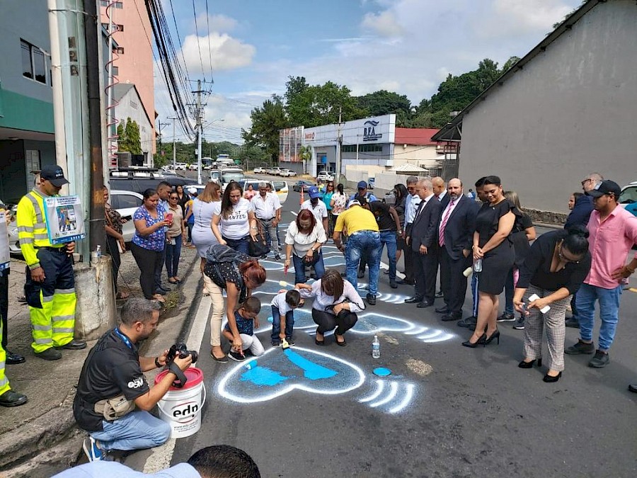 Recuerdan a víctimas de la tragedia del bus 8B-06