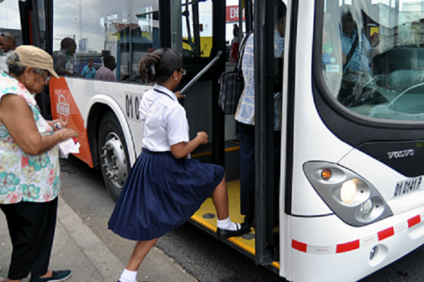 Desvíos en las rutas del Metrobus por desfiles patrios