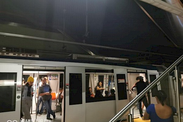 Líneas 1 y 2 del Metro  estuvieron fuera de servicio por falla eléctrica