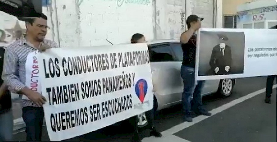 Conductores de UBER protestan contra anteproyecto  que busca regular el servicio