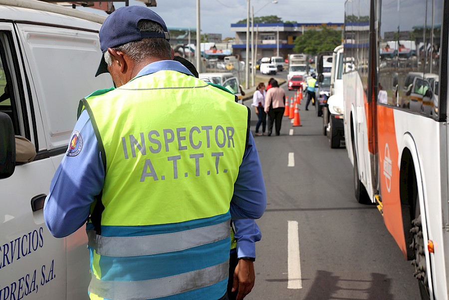 Segunda jornada de operativos de placas vencidas detecta a 107 infractores y permisos alterados