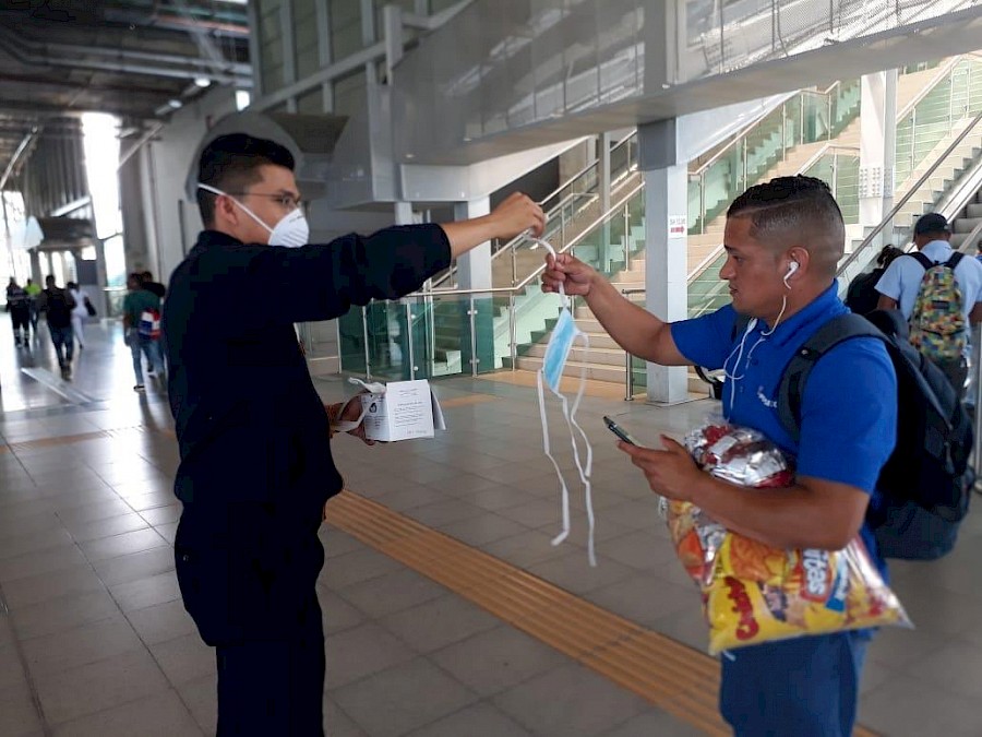 Metro de Panamá reitera el uso de mascarillas para evitar la propagació del covid-19