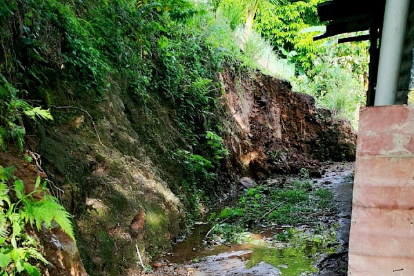 Dos muertos en un deslizamiento de tierra en un asentamiento informal en el Corredor de Los Pobres