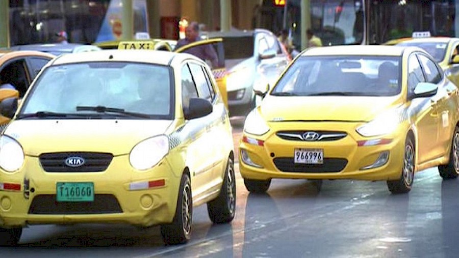 ATTT reitera horarios de circulación para los taxis