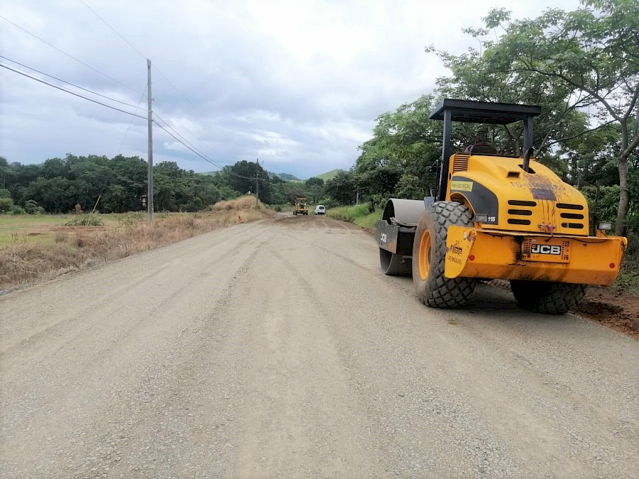 Veragüenses se benefician con la rehabilitación de caminos de producción