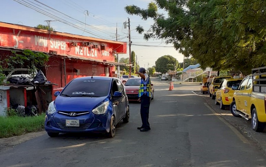 ATTT extiende un mes más suspensión de sanción por placa vencida, desacato y extiende vigencia en licencias de conducir