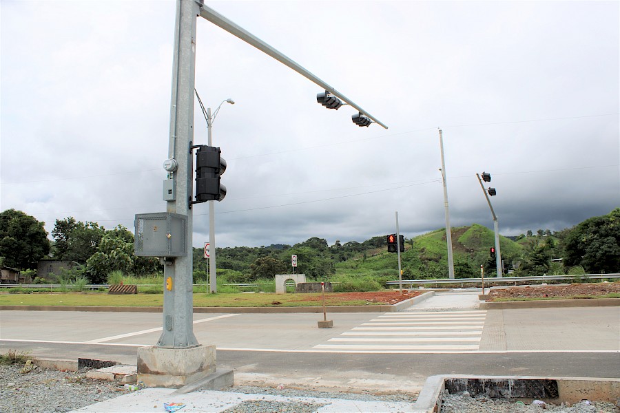 Se habilitan semáforos peatonales en el proyecto de la carretera Pedregal – Gonzalillo – Transístmica