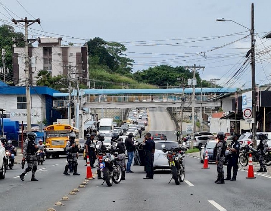 Persecución policial termina con un herido