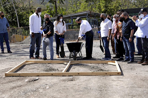 Se enrtega la orden de proceder de caminos agropecuarios en Colón y da inicio a la rehabilitación de las vías Sabanitas, Cativá y Villa Alondra