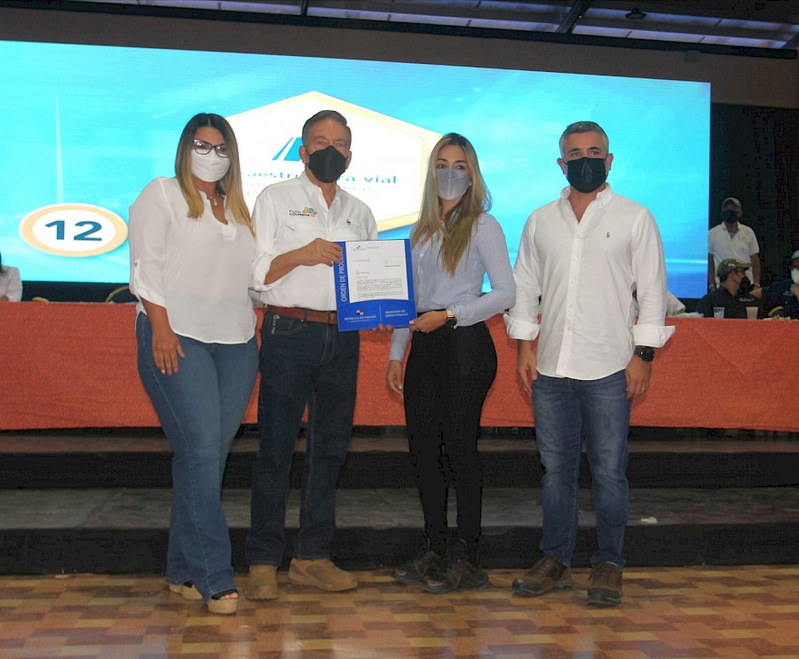 Presidente Cortizo y ministro Sabonge entregan orden de proceder para la Rehabilitación de caminos de producción en Veraguas