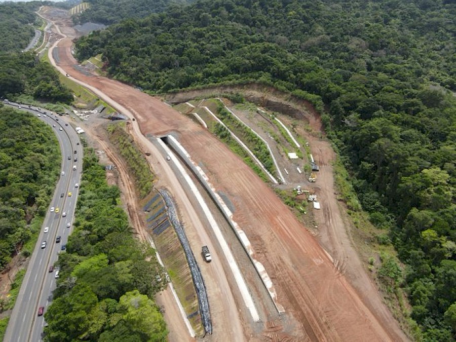 Trabajos en Loma Cova el 12 de mayo