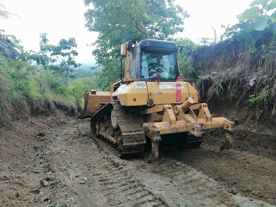 Inician trabajos en caminos agropecuarios en Barú