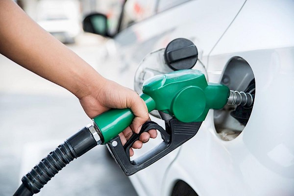 Leve baja en los precios de las gasolinas de 95 y 91 octanos